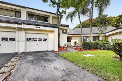 381 NW 94th, Plantation, FL 33324 - Photo 2