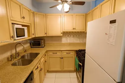 901 SW 11th #4H, Hallandale Beach, FL 33009 - Photo 4