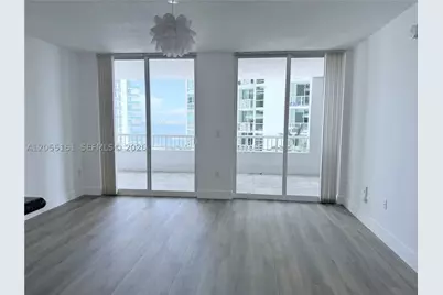 170 SE 14th #1402, Miami, FL 33131 - Photo 6