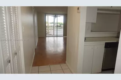 1100 Colony Point #206, Pembroke Pines, FL 33026 - Photo 4