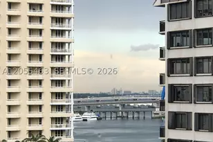 520 Brickell Key, Miami, FL 33131 - Photo 2