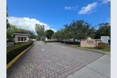 8405 NW 8th #201, Miami, FL 33126 - Photo 2