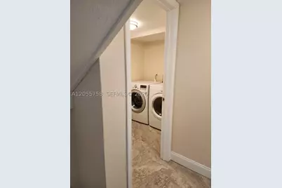 11130 N Lakeview #1, Pembroke Pines, FL 33026 - Photo 32