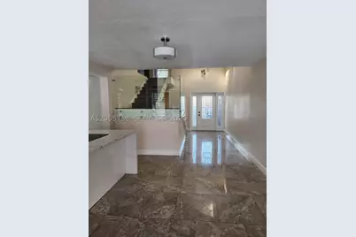 11130 N Lakeview #1, Pembroke Pines, FL 33026 - Photo 6