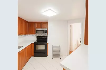 905 Brickell Bay #1022, Miami, FL 33131 - Photo 6