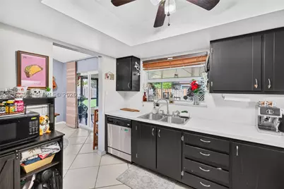 11371 NW 37th, Sunrise, FL 33323 - Photo 16