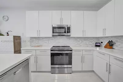1216 Chinaberry, Weston, FL 33327 - Photo 32