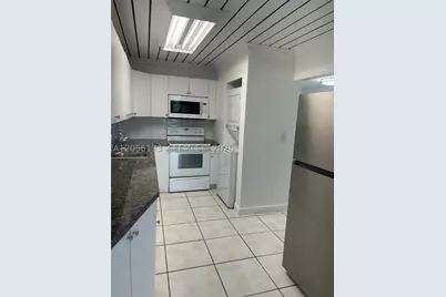 10000 NW 80th #2456, Hialeah Gardens, FL 33016 - Photo 12
