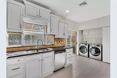 11407 Lakeview, Coral Springs, FL 33071 - Photo 22