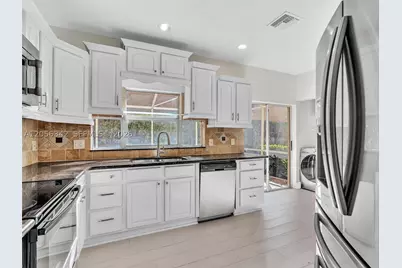 11407 Lakeview, Coral Springs, FL 33071 - Photo 20