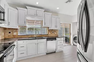 11407 Lakeview, Coral Springs, FL 33071 - Photo 20