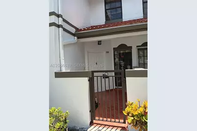 401 SW 158th #105, Pembroke Pines, FL 33027 - Photo 2