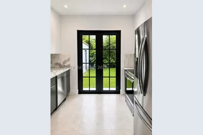 1213 Aguila, Coral Gables, FL 33134 - Photo 6