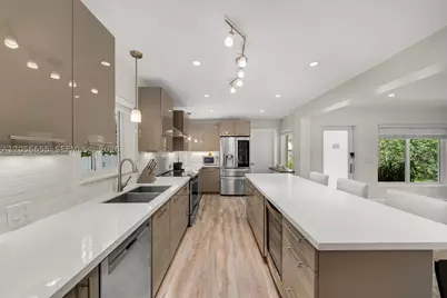 736 W 51 #736, Miami Beach, FL 33140 - Photo 8