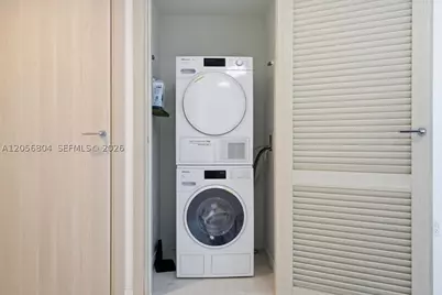 1000 Brickell #3211, Miami, FL 33131 - Photo 28