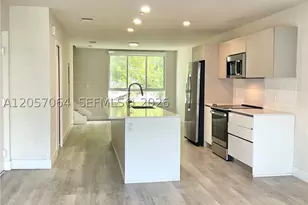 2555 NE 193rd, Miami, FL 33180 - Photo 2