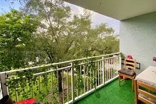 9357 Fontainebleau, Miami, FL 33172 - Photo 4