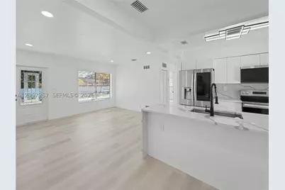 15694 NE 10th, North Miami Beach, FL 33162 - Photo 6