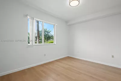 816 NW 11th #402, Miami, FL 33136 - Photo 4