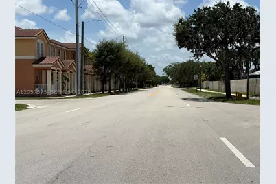 10852 SW 240th, Homestead, FL 33032 - Photo 4