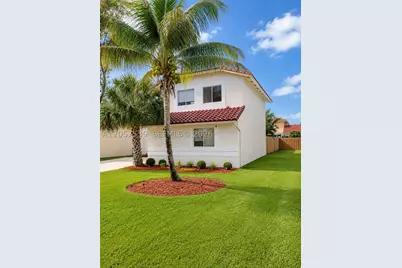18318 NW 61st, Hialeah, FL 33015 - Photo 2