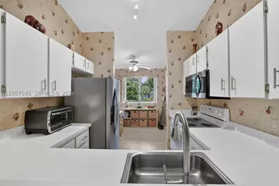 7449 N Devon #207, Tamarac, FL 33321 - Photo 6
