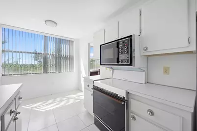 1300 NE Miami Gardens #621E, Miami, FL 33179 - Photo 14