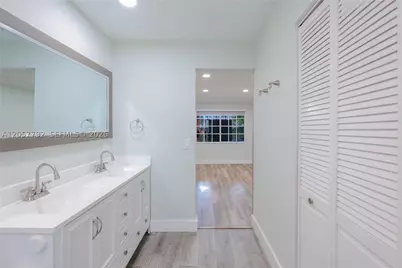 6320 NW 199th, Hialeah, FL 33015 - Photo 14