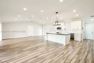 6320 NW 199th, Hialeah, FL 33015 - Photo 6