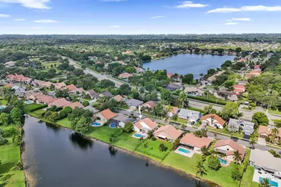 1720 W Oak Knoll, Davie, FL 33324 - Photo 2