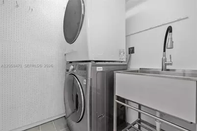 9 Island #814, Miami Beach, FL 33139 - Photo 40