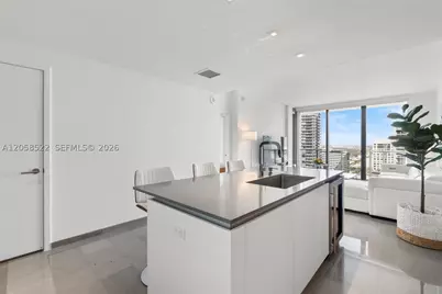 68 SE 6th #2306, Miami, FL 33131 - Photo 8