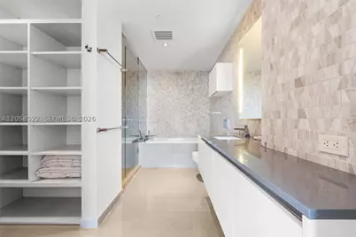 68 SE 6th #2306, Miami, FL 33131 - Photo 18