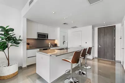 68 SE 6th #2306, Miami, FL 33131 - Photo 4