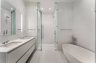 300 Biscayne Blvd, Miami, FL 33131 - Photo 18
