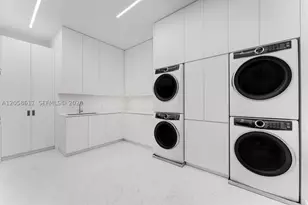 300 Biscayne Blvd, Miami, FL 33131 - Photo 16
