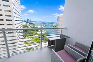 325 S Biscayne, Miami, FL 33131 - Photo 12