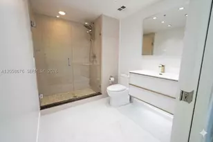 325 S Biscayne, Miami, FL 33131 - Photo 22