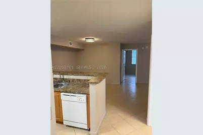 11155 SW 5th #202, Pembroke Pines, FL 33025 - Photo 4