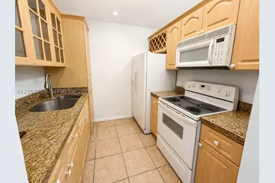 1301 SW 135th #406J, Pembroke Pines, FL 33027 - Photo 4