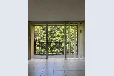8870 Fontainebleau #309, Miami, FL 33172 - Photo 10