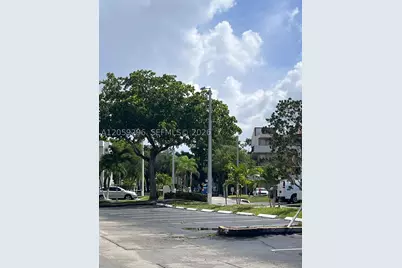 8870 Fontainebleau #309, Miami, FL 33172 - Photo 14