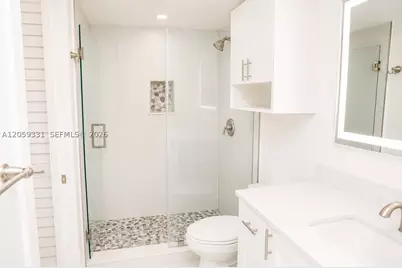 2750 W 76th #203, Hialeah, FL 33016 - Photo 16