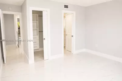 2750 W 76th #203, Hialeah, FL 33016 - Photo 12