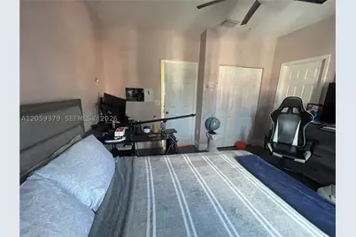 904 NW 100th, Pembroke Pines, FL 33024 - Photo 28