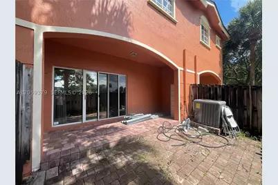 904 NW 100th, Pembroke Pines, FL 33024 - Photo 70