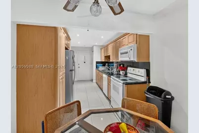 7135 Collins #331, Miami Beach, FL 33141 - Photo 34