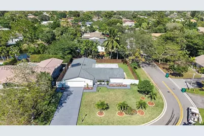 7501 NW 42nd, Coral Springs, FL 33065 - Photo 2