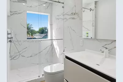 20001 NE 25th, Miami, FL 33180 - Photo 52