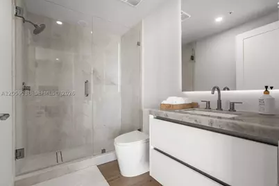 92 SW 3rd #5204, Miami, FL 33130 - Photo 16